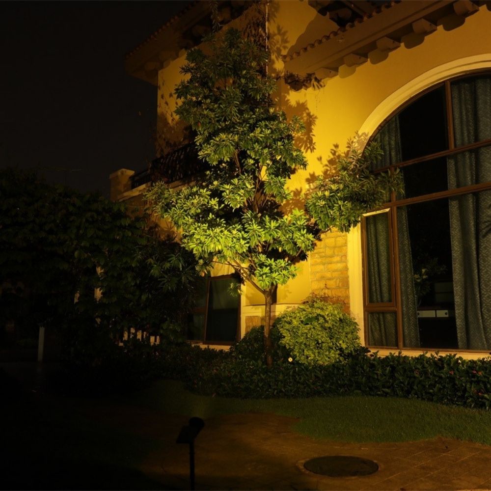 ĐÈn Pha CẮm CỎ Mifidi Solar LoẠi 18 Led Cao CẤp